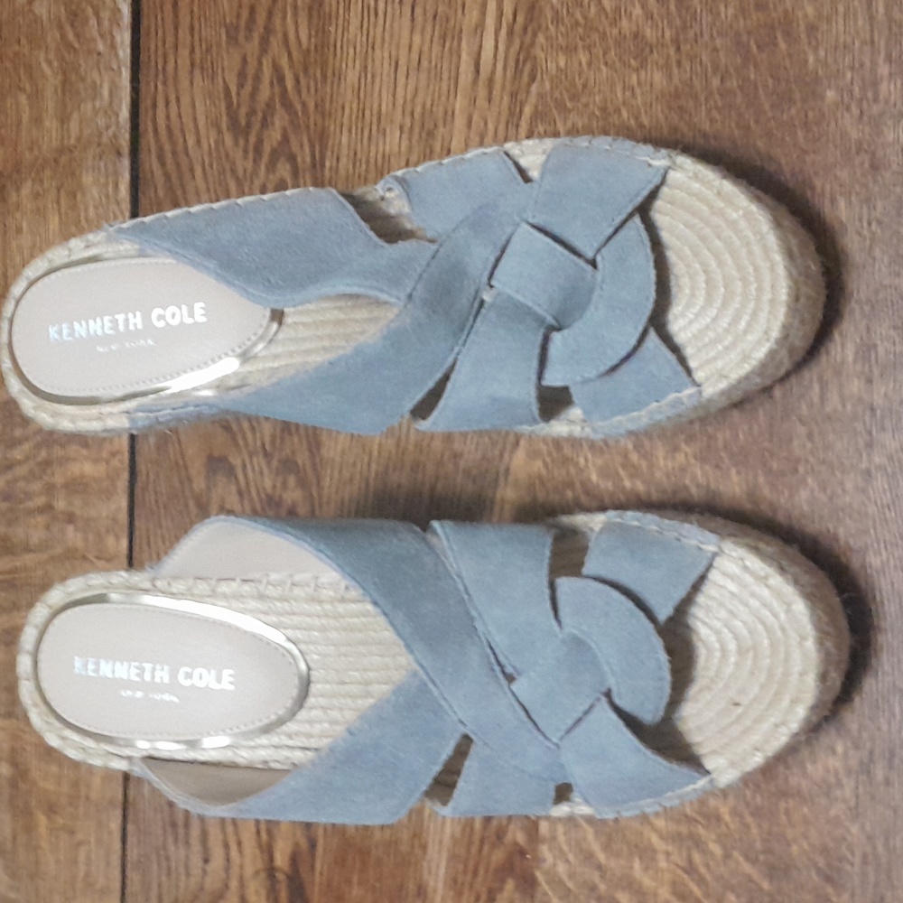 Size 9.5 KENNETH COLE gray  OLIVIA SWIRL wedges